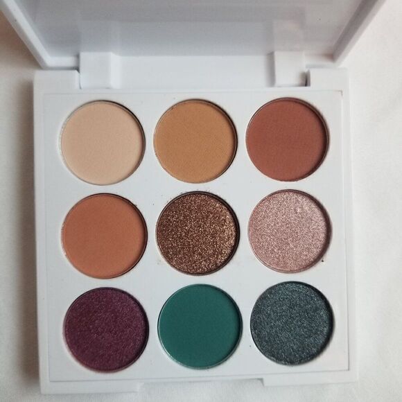 Chica Beauty Mini Fiesta Eyeshadow Palette - Picture 5 of 10